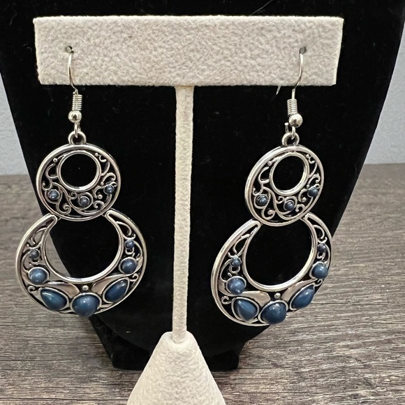 Jewelry - Elegant Silver and Blue Dangle pierced Earrings